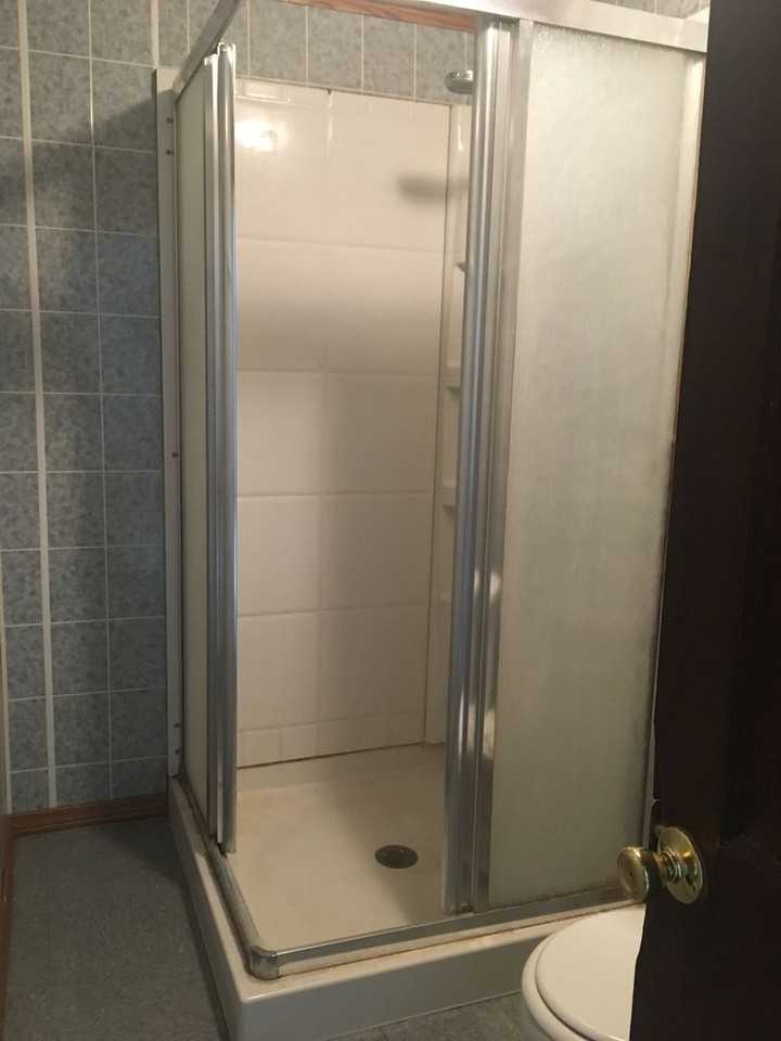 1324 Stratford Ave - Photo 6 of 9