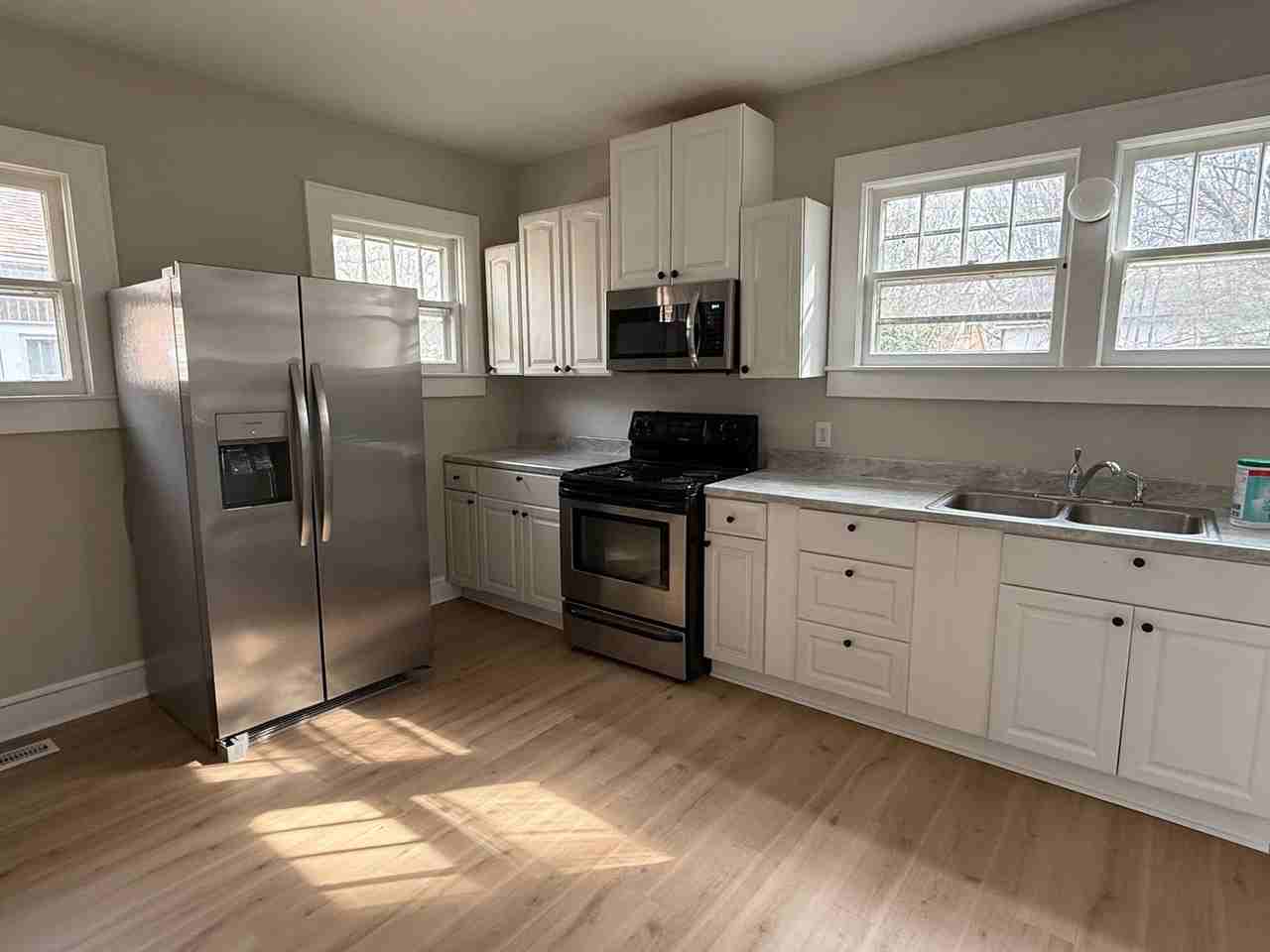 113 Highland Ave - Photo 3 of 19