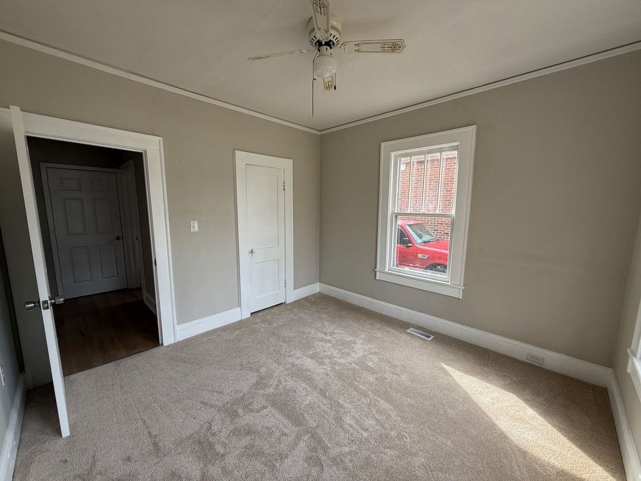 113 Highland Ave - Photo 7 of 19