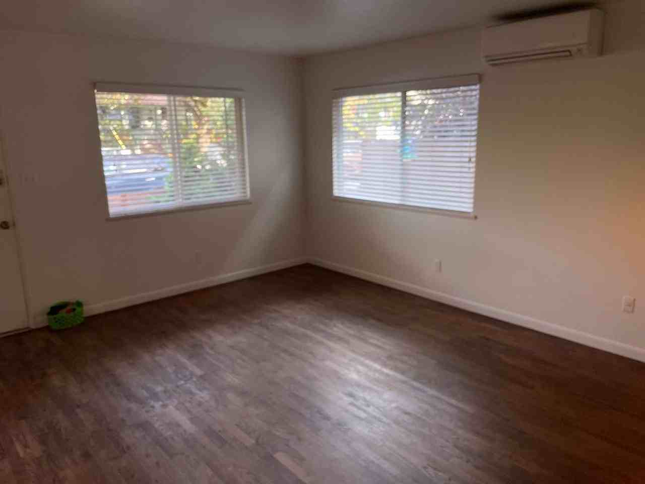 4911 Ne 27th Ave - Photo 7 of 17