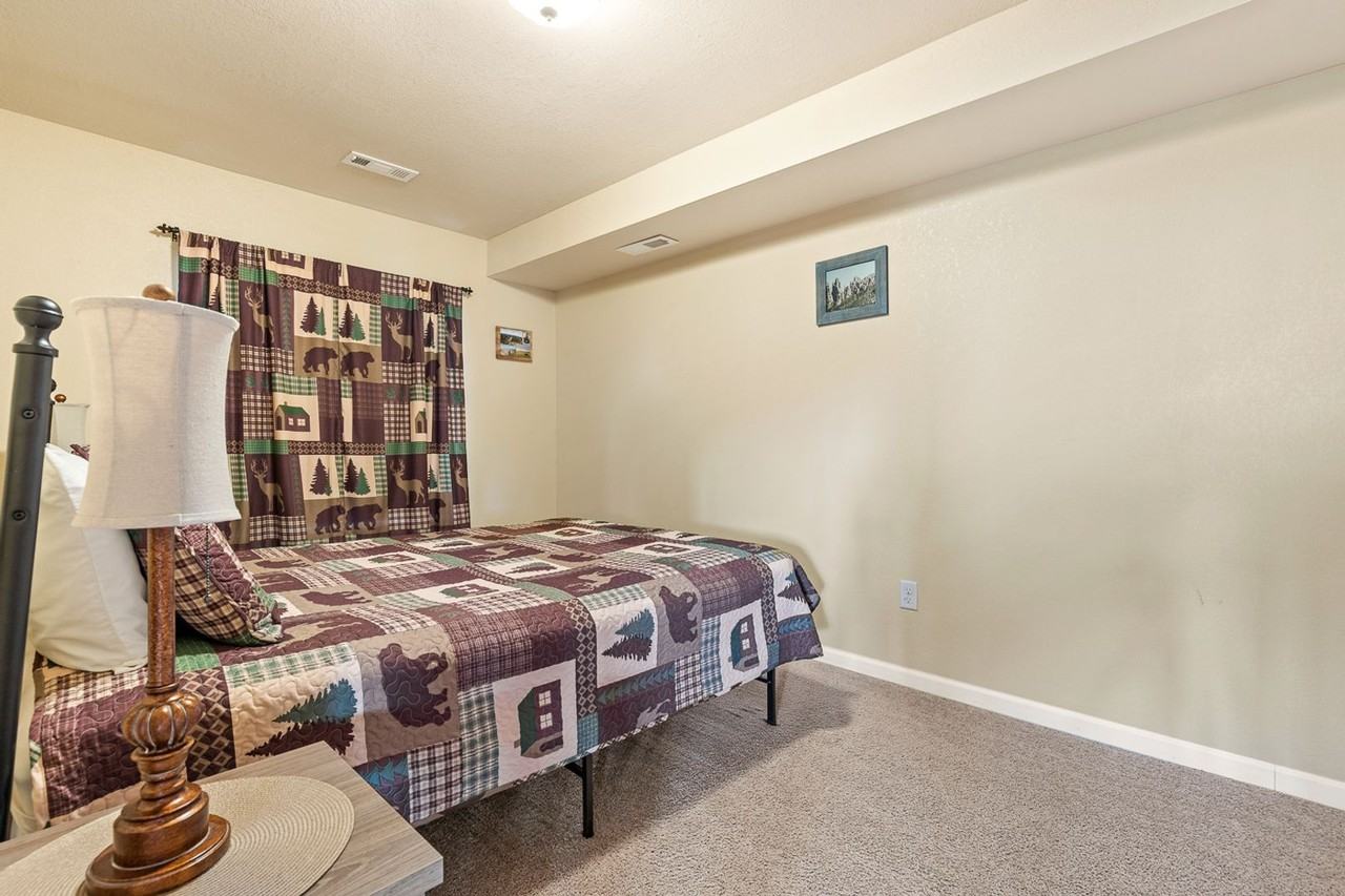 25110 Little Teton Rd - Photo 3 of 19