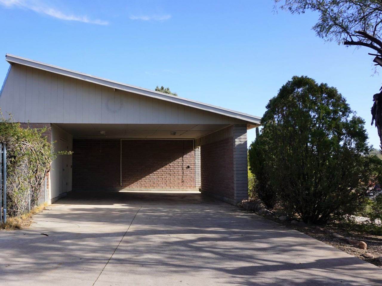 1780 Driftwood Cir - Photo 4 of 50