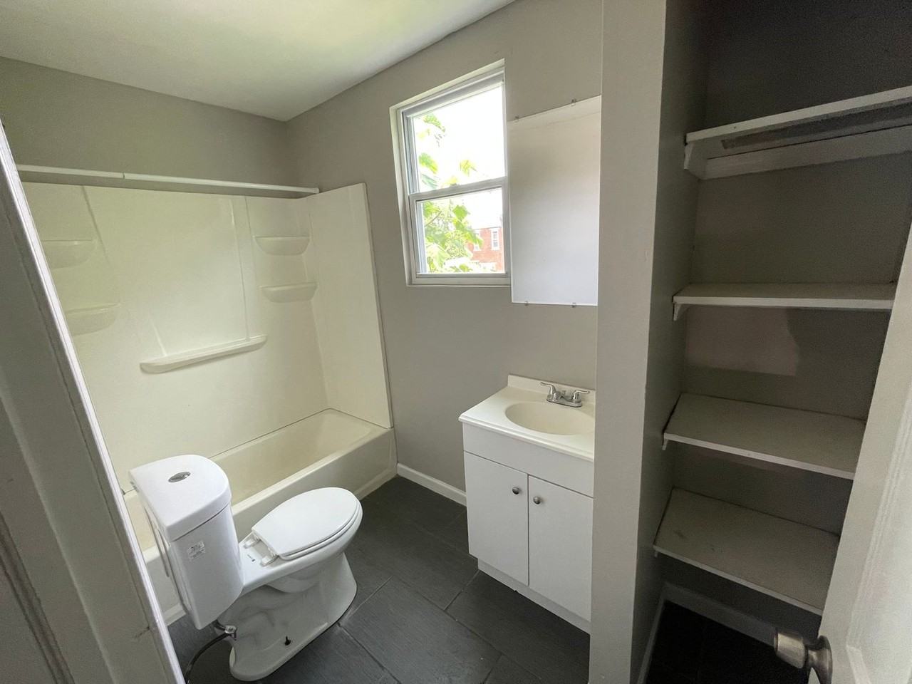 2157 E Monmouth St - Photo 5 of 7