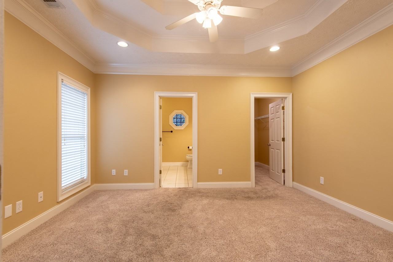 1819 Shadow Bend Ln - Photo 7 of 14