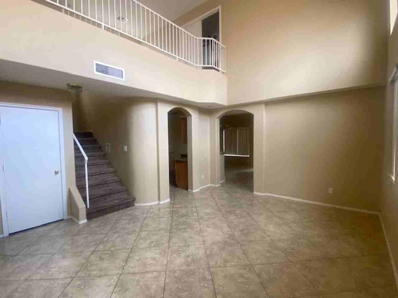 10050 E Carmel Ave - Photo 7 of 33