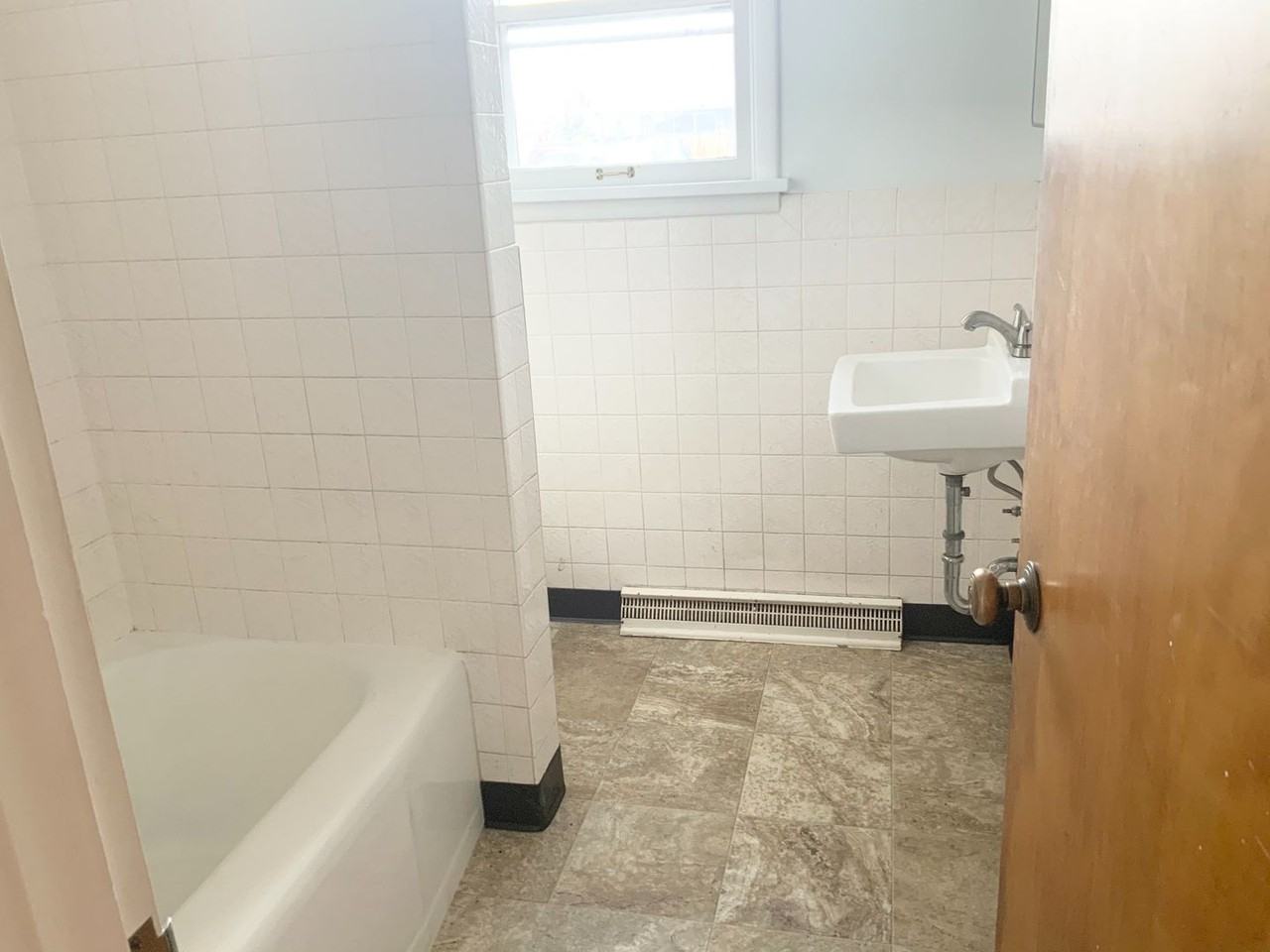 450 Burlington Ave - Photo 2 of 11