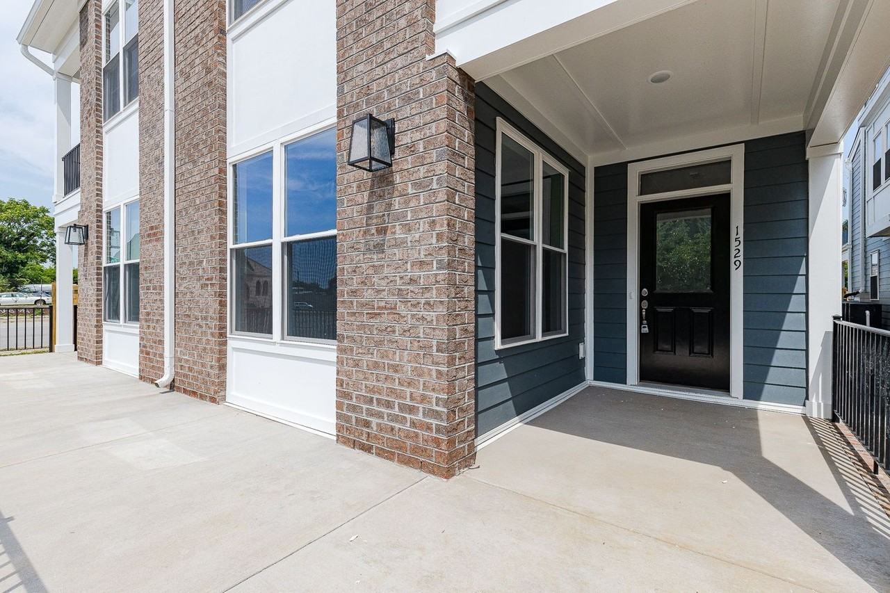 1529 Porter St - Photo 2 of 26