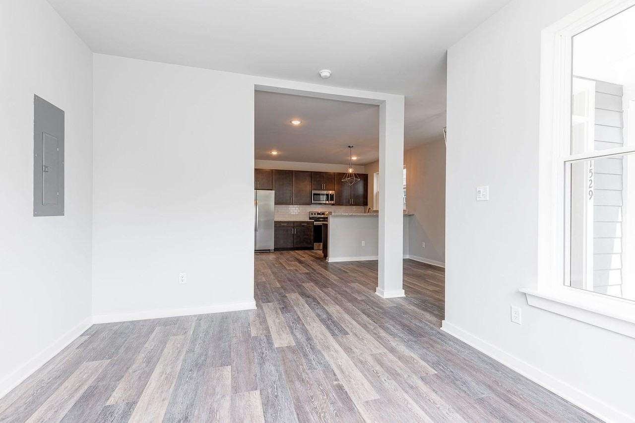 1529 Porter St - Photo 7 of 26