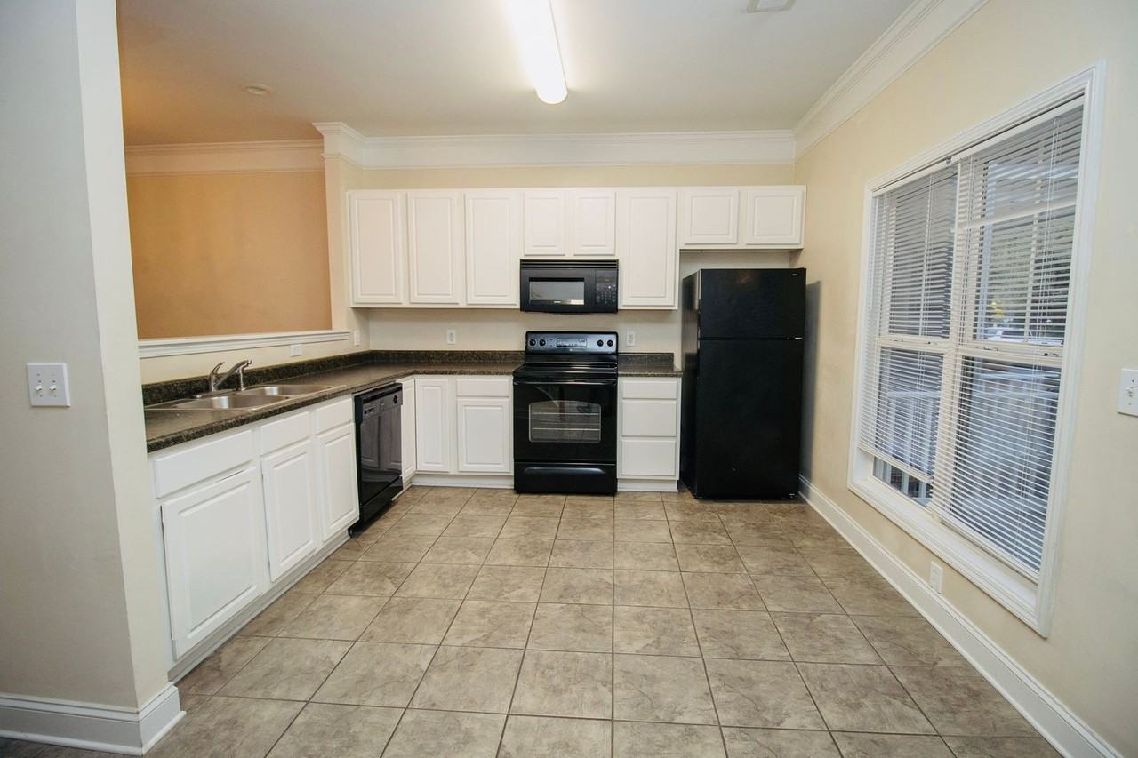 223 Forest Green Dr - Photo 6 of 28