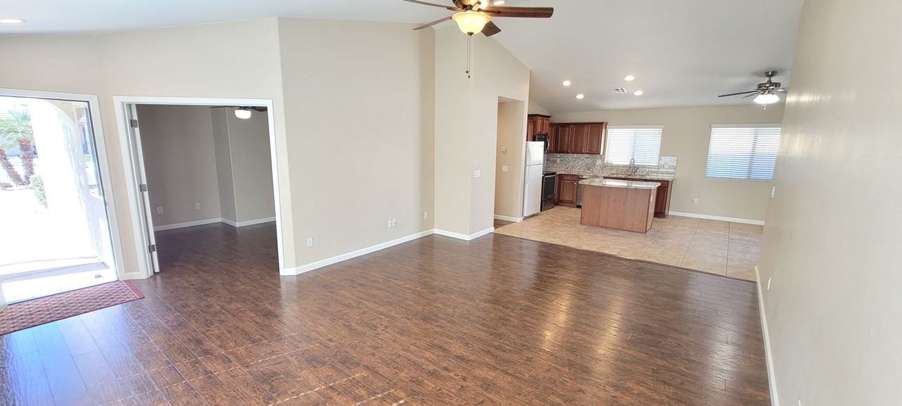 1814 W Desert Hills Dr - Photo 7 of 24