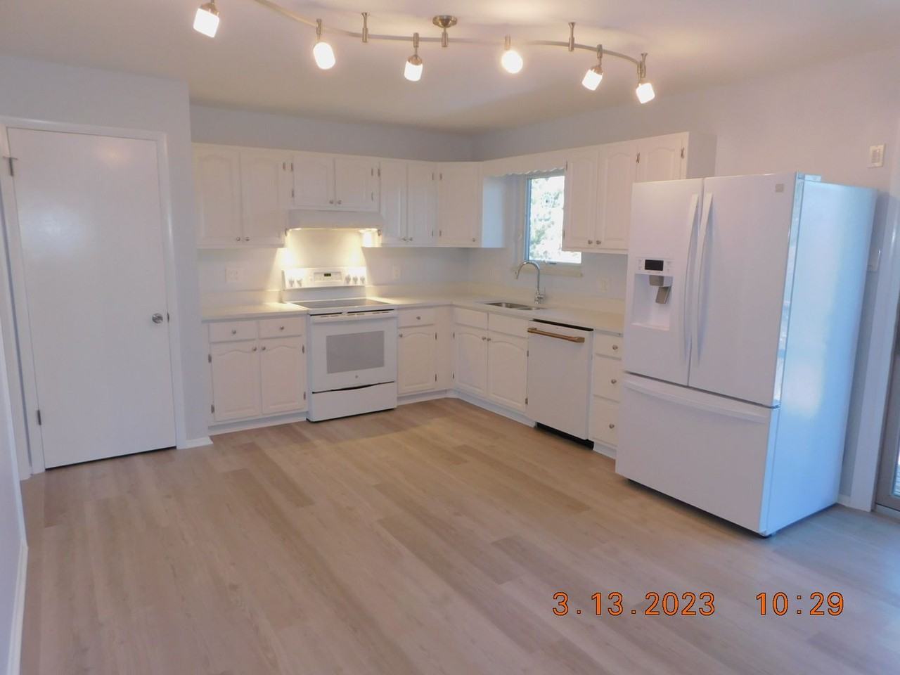 15717 W 2nd Ave - Photo 3 of 26