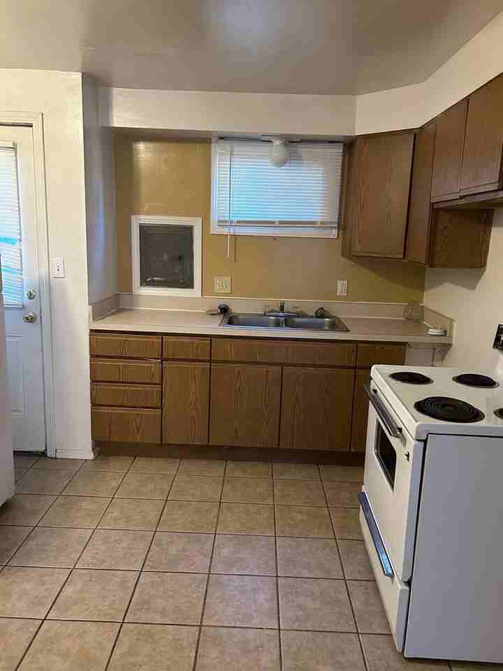 20 Crescent Dr - Photo 2 of 2