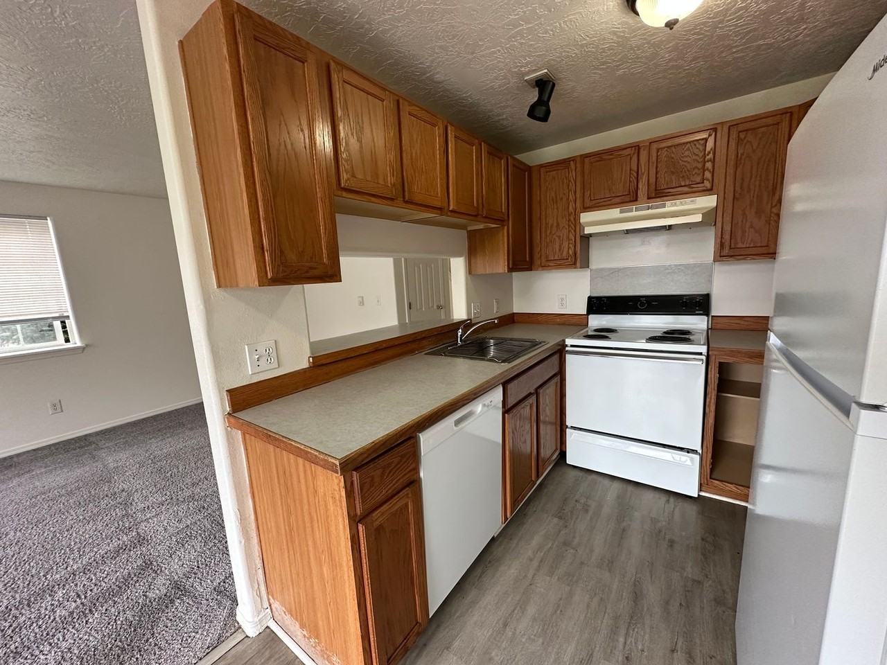 1872 Clay St Se - Photo 2 of 10