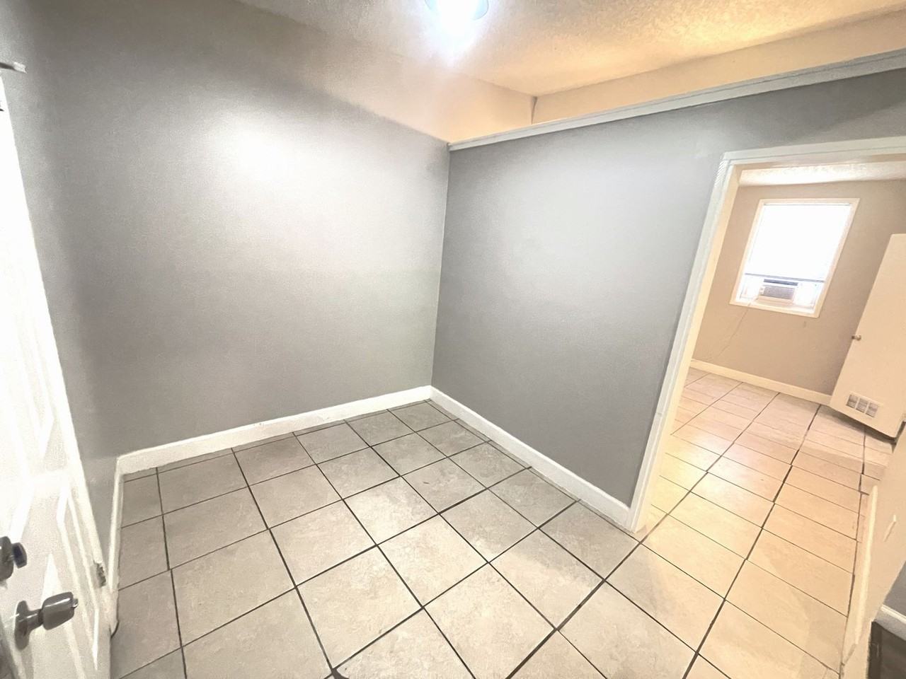 10603 Briarcliff Rd E - Photo 3 of 10