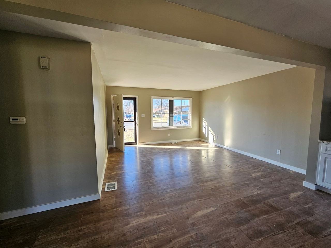 3727 Steele Dr - Photo 3 of 13