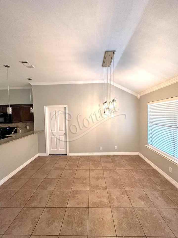 5010 James Loop - Photo 4 of 18
