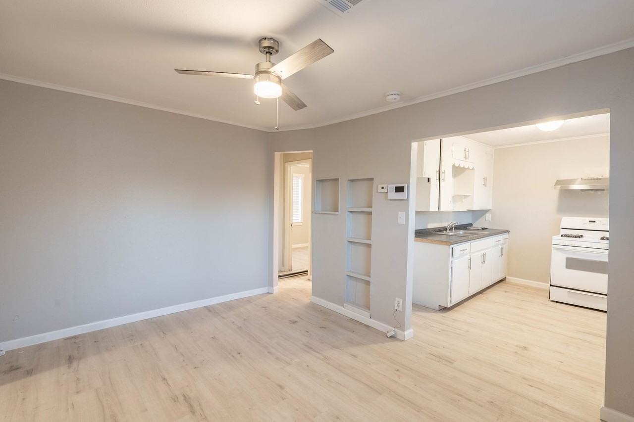 414 S 69th East Ave - Photo 5 of 10