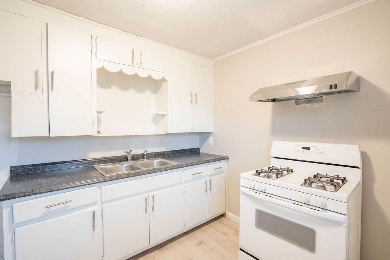 414 S 69th East Ave - Photo 7 of 10