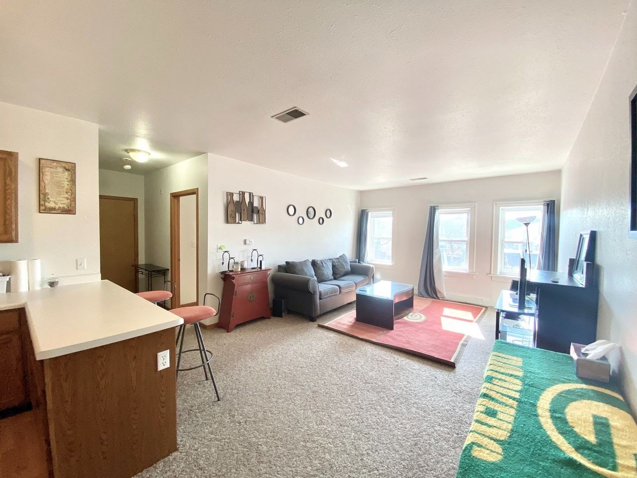 7218 North - Photo 2 of 8