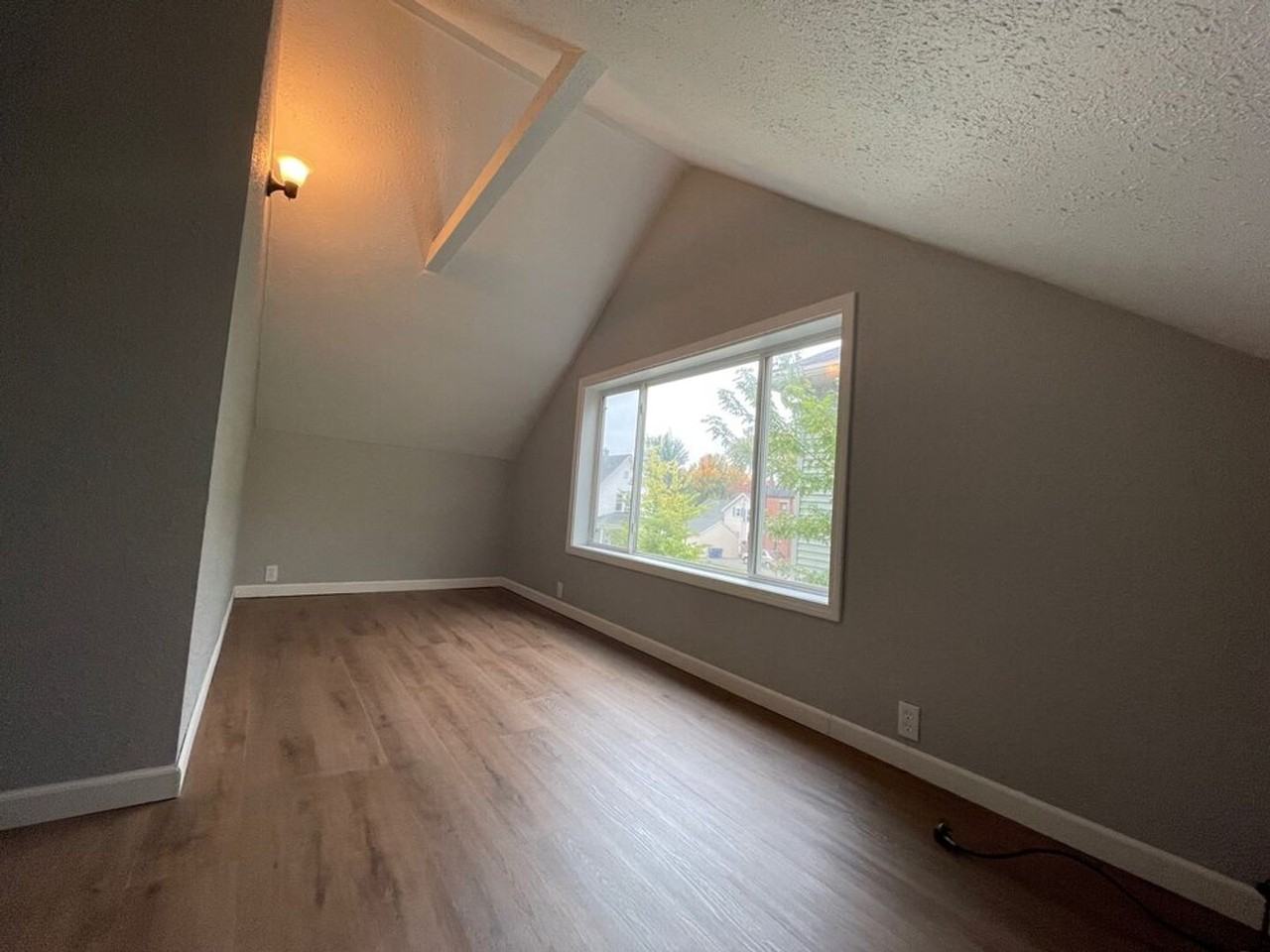 714/716 Chicago Avenue - Photo 5 of 9