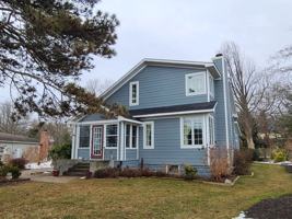 featured image of 566 N Shore Dr