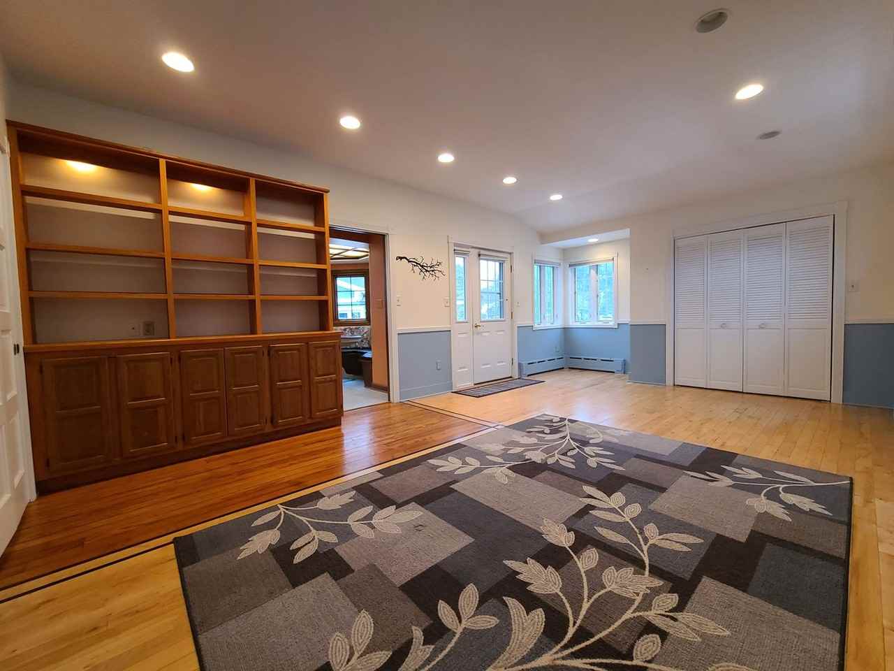 566 N Shore Dr - Photo 2 of 40