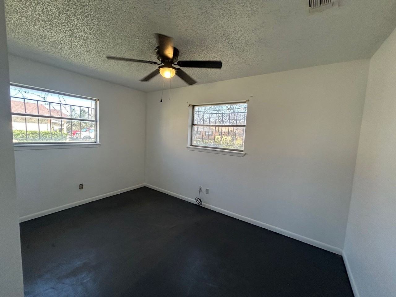 2008 King Cole Dr - Photo 2 of 11