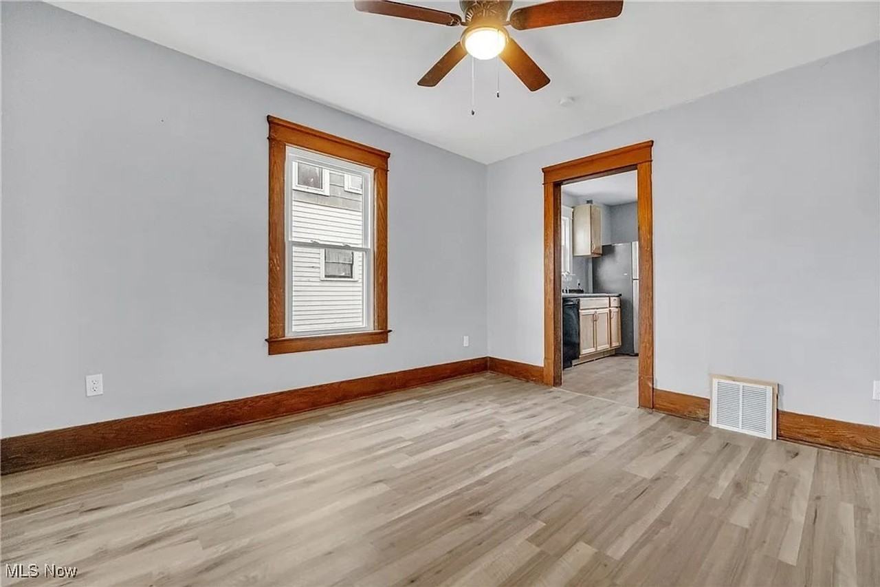 412 W 28th St - Photo 4 of 15