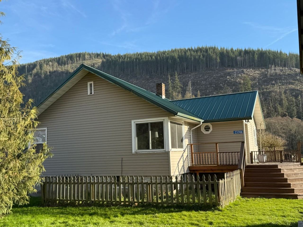 23746 S Skagit Hwy - Photo 2 of 21