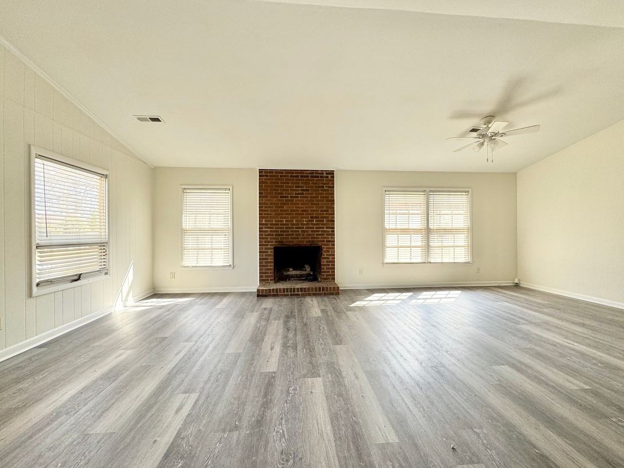 1112 Eagle Rd - Photo 2 of 15