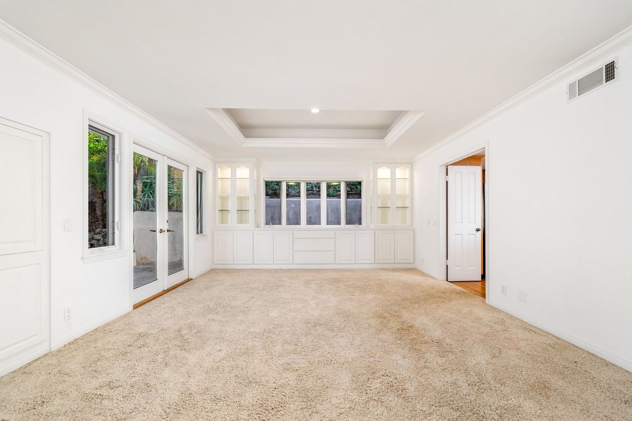 732 Bison Ave - Photo 7 of 33