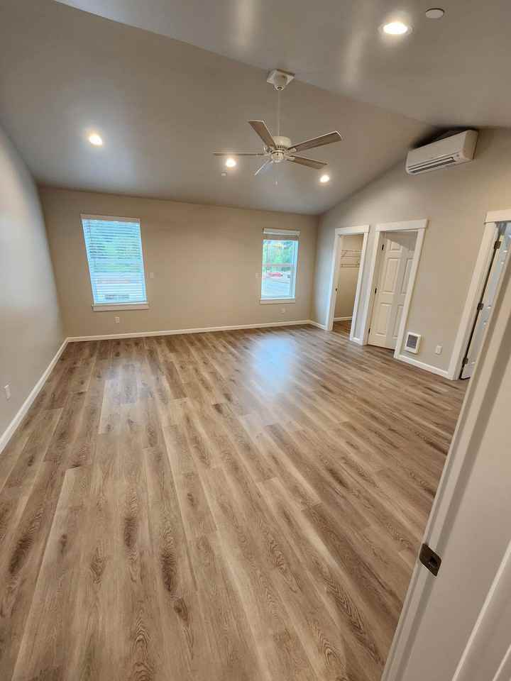 "Spacious 3 - Photo 4 of 13