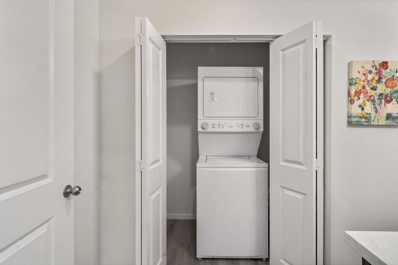 Blueberry Apartments - Photo 7 of 48