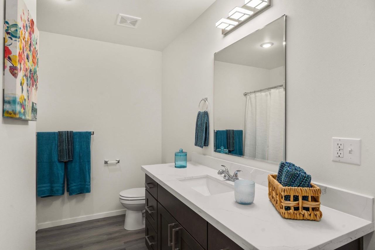 Blueberry Apartments - Photo 5 of 48