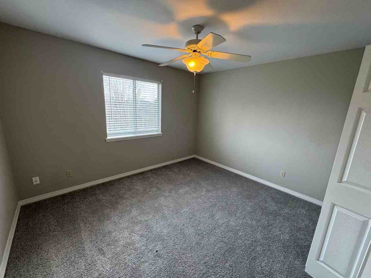 529 Stratmore Dr - Photo 7 of 11