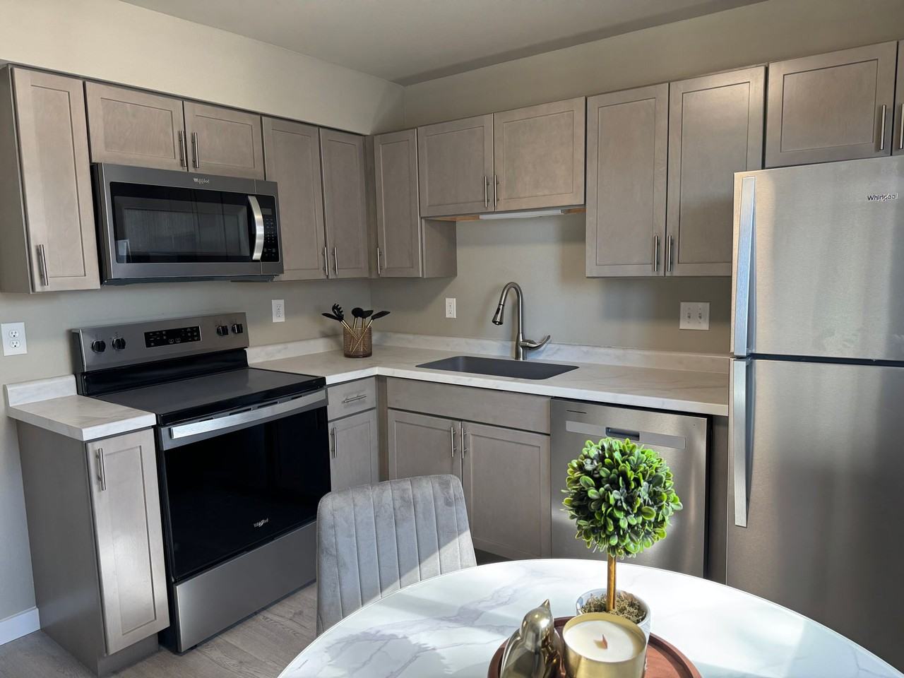 West End Apartments - Photo 7 of 40