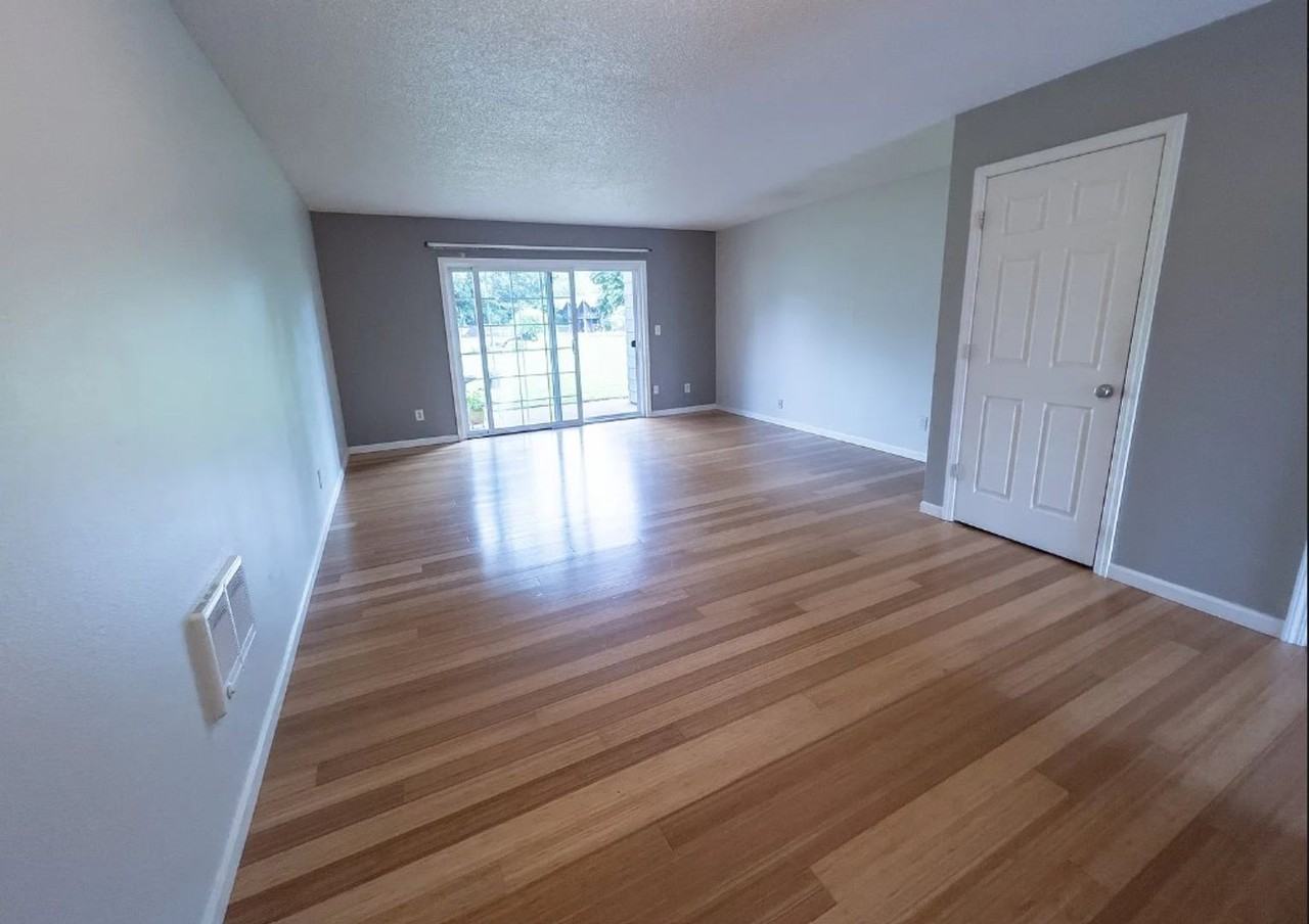 1761 Ne 19th St - Photo 2 of 13