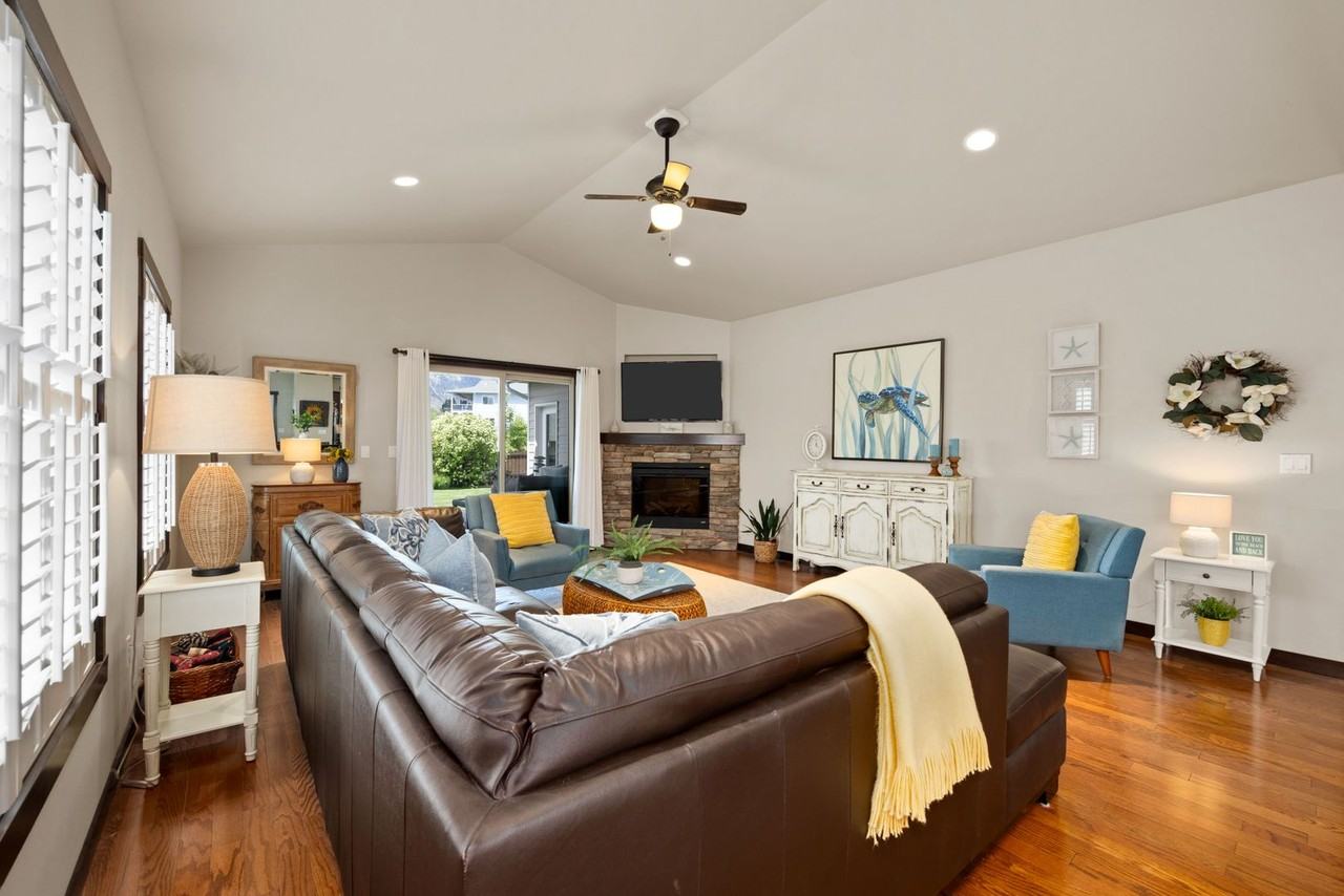 501 Oakwood Dr - Photo 4 of 21