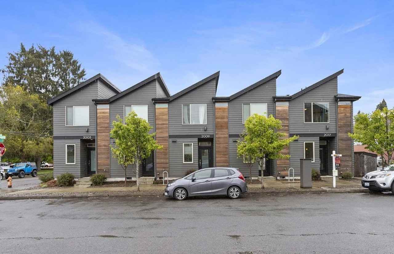 2017 Se Yamhill St - Photo 3 of 28