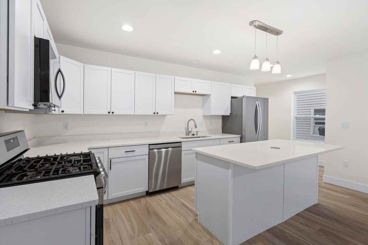 320 W Madison St Lowr - Photo 3 of 17