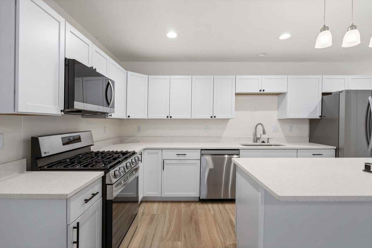 320 W Madison St Lowr - Photo 4 of 17