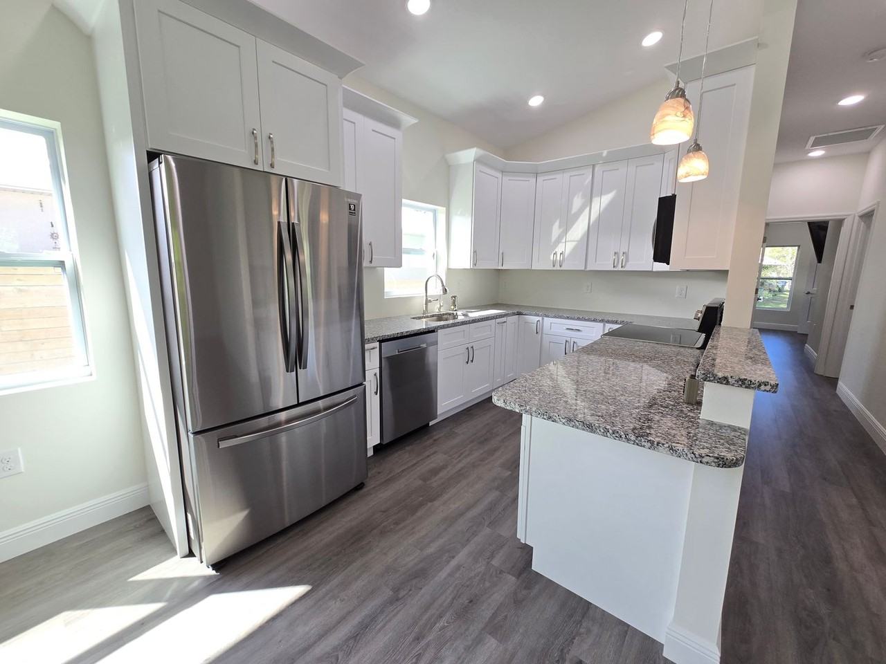 4966 Andrew Ave - Photo 6 of 26