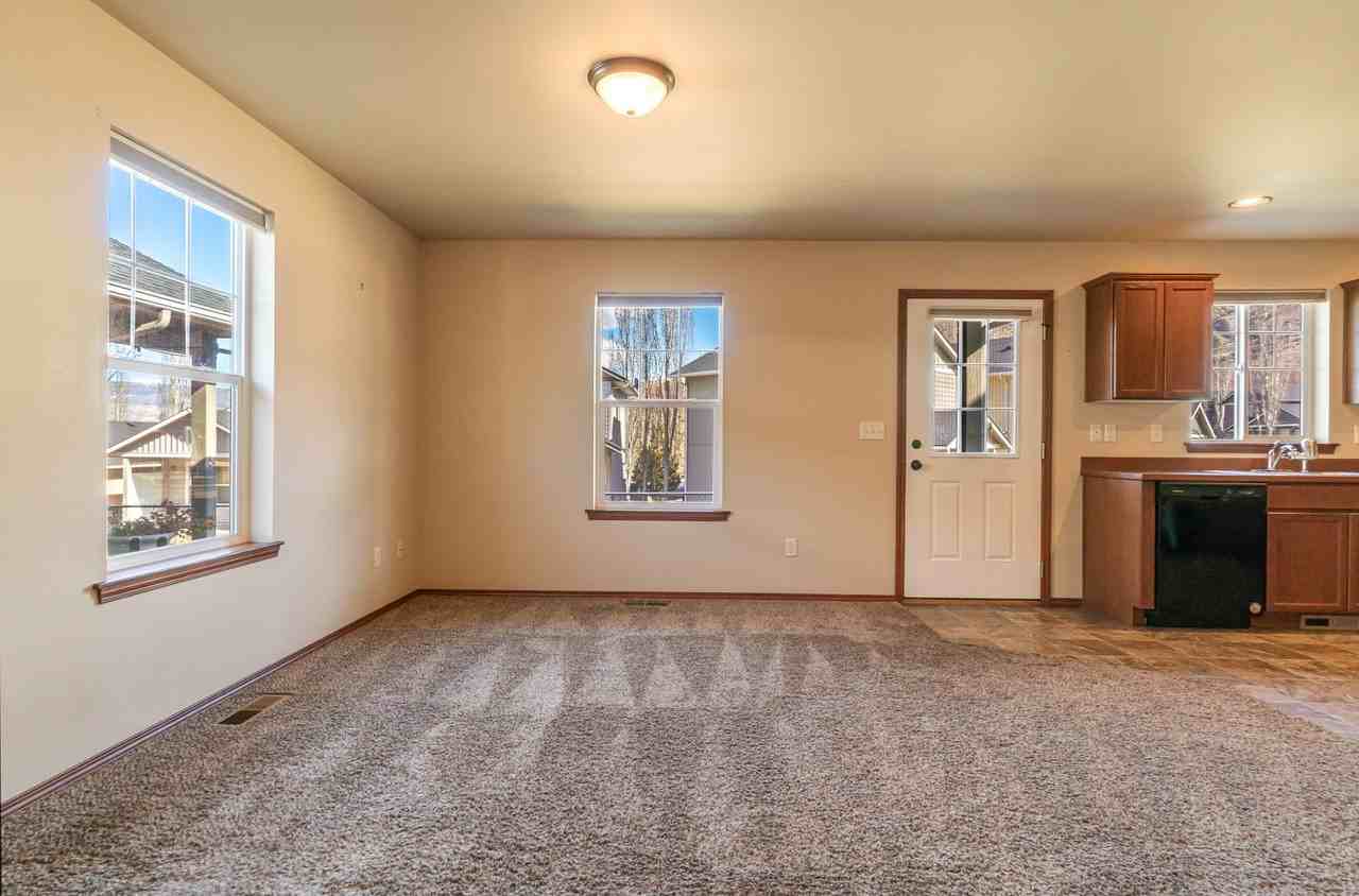 2139 Roper Ln - Photo 5 of 24