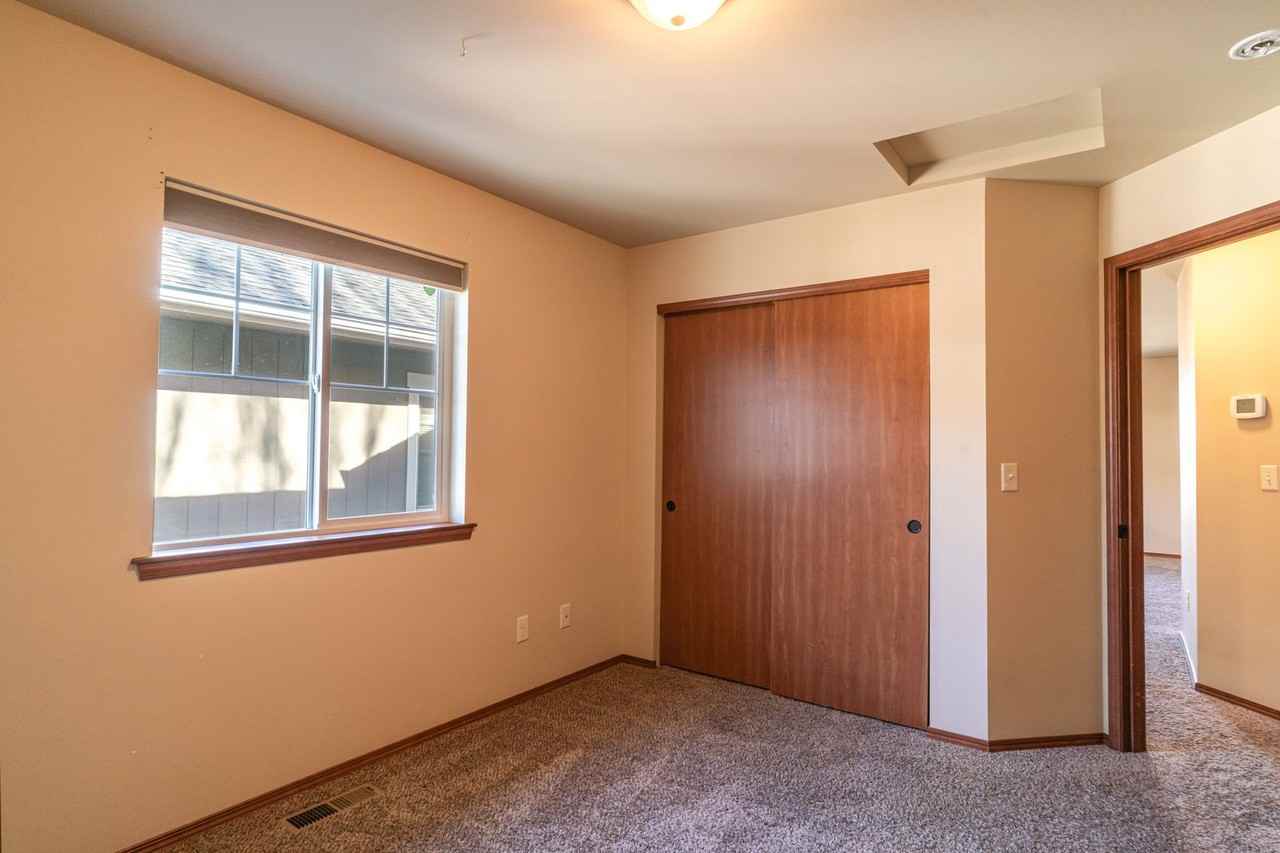 2139 Roper Ln - Photo 7 of 24