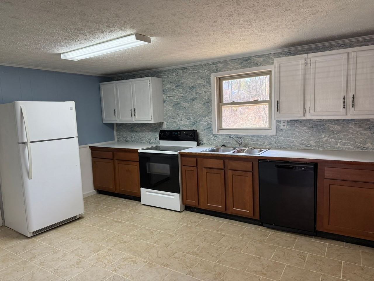 4709 Mccloud Rd - Photo 6 of 17