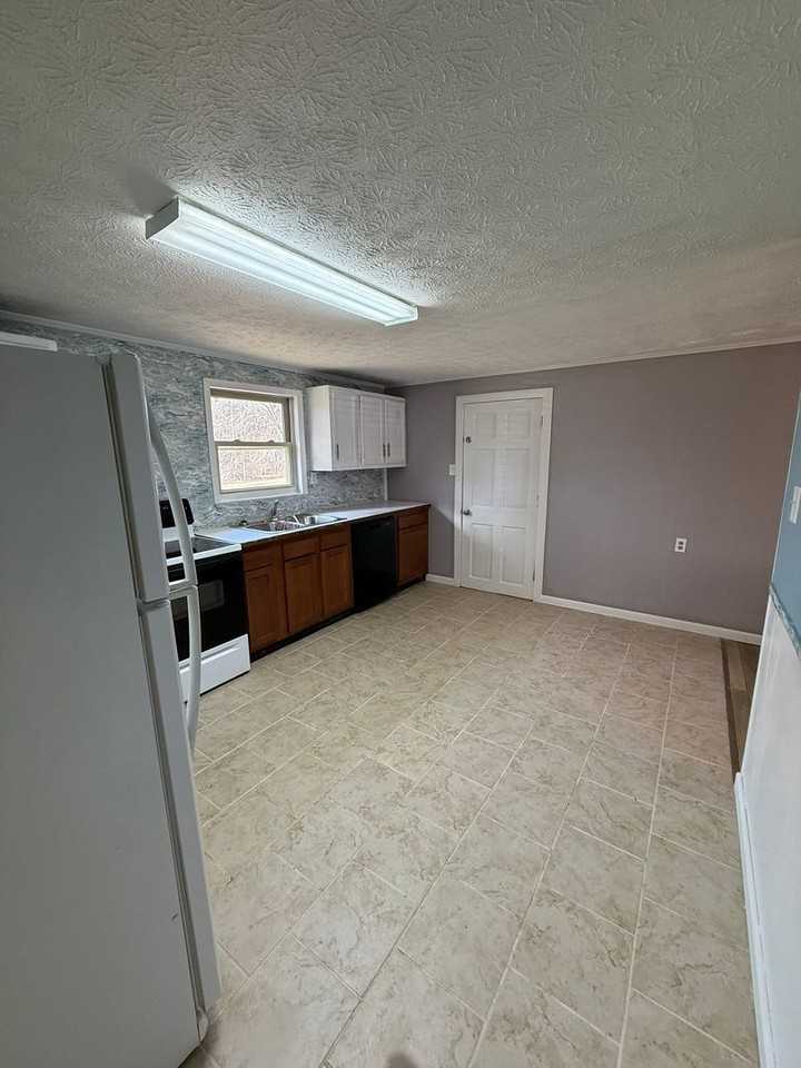 4709 Mccloud Rd - Photo 7 of 17