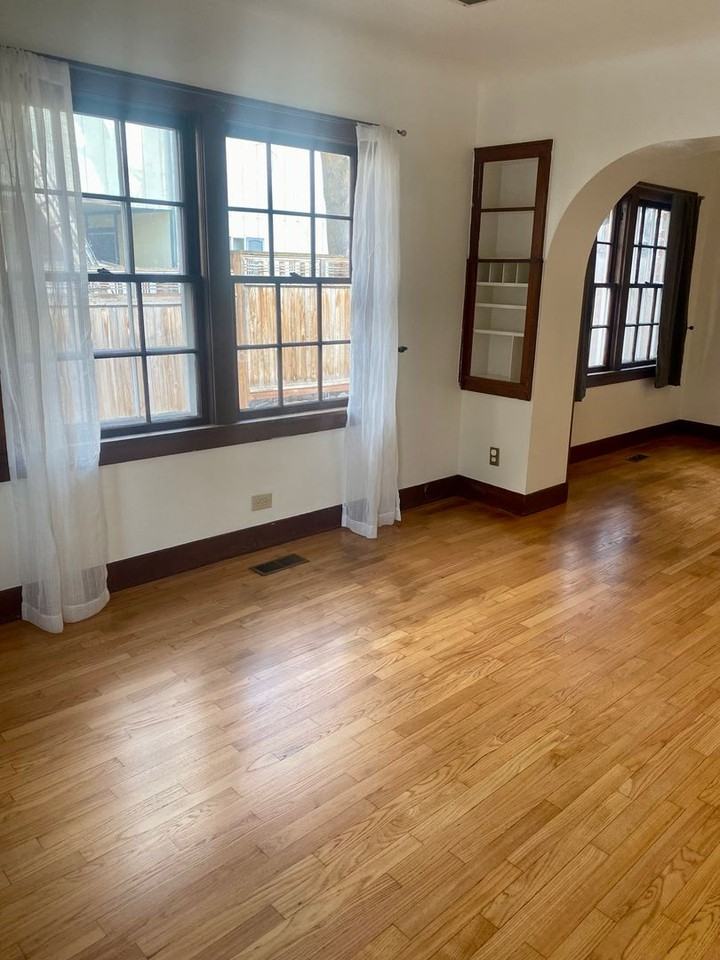 814 E 10th Ave - Photo 3 of 12