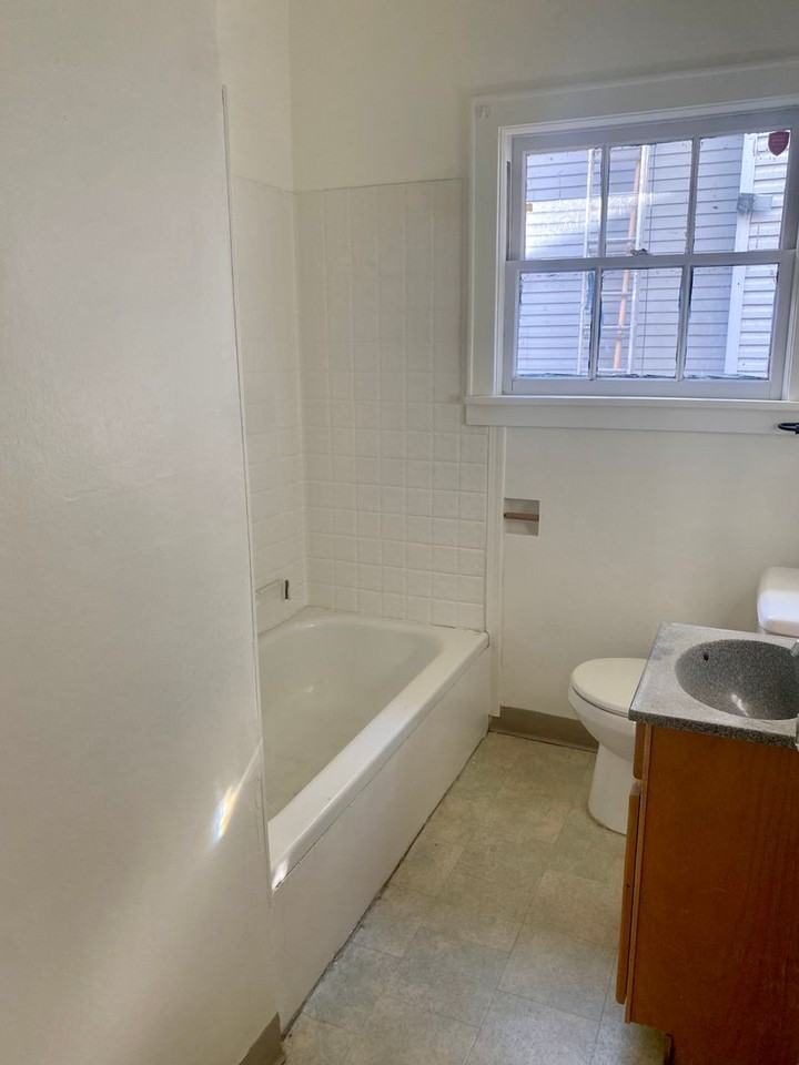814 E 10th Ave - Photo 7 of 12
