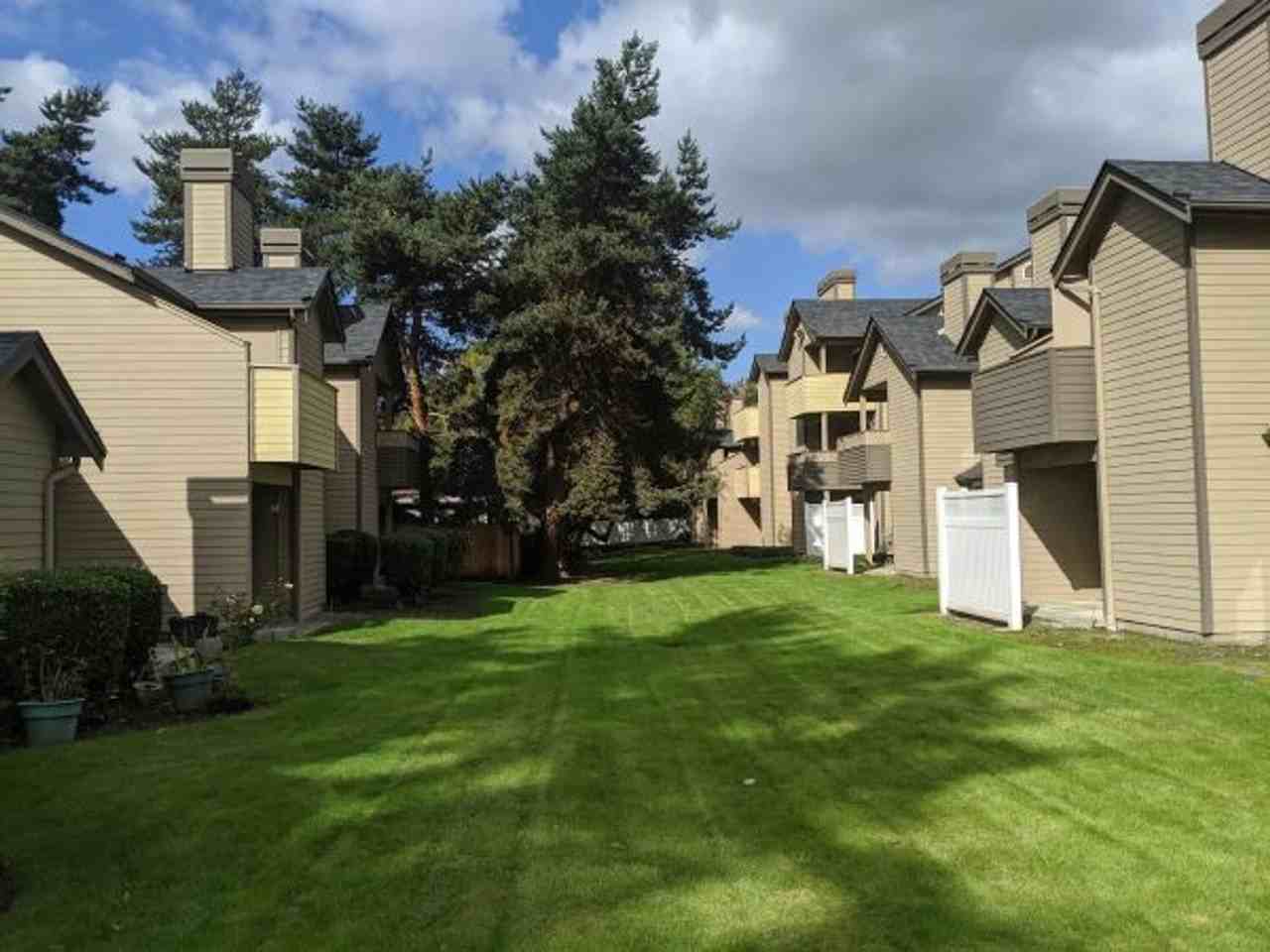 River Glen Apartments - Photo 7 of 8