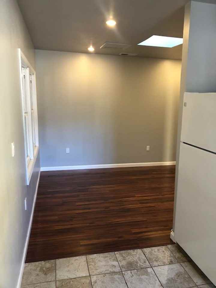 1037 University Ave - Photo 7 of 7